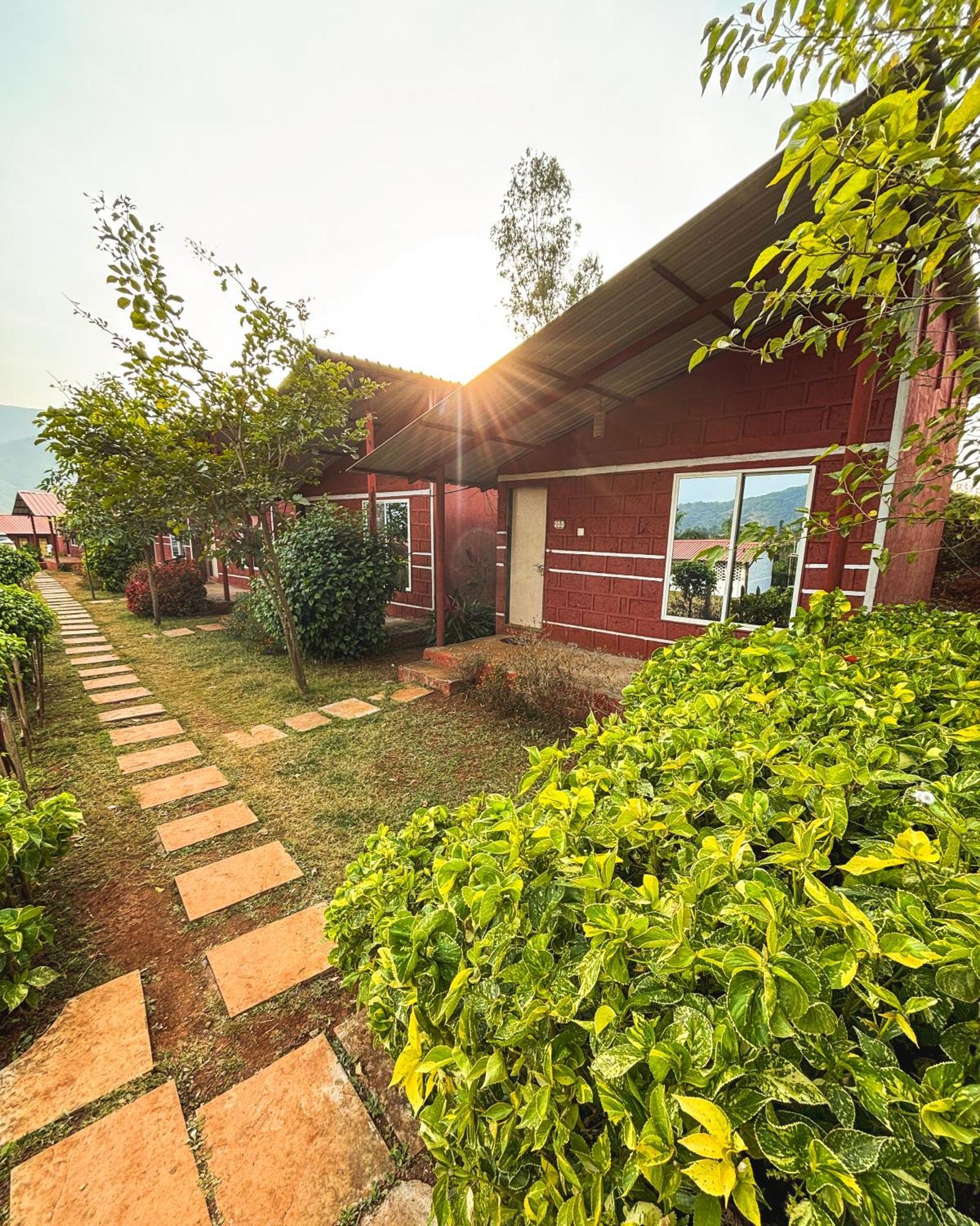 Mysticstays Resort Wai Zewnętrze zdjęcie